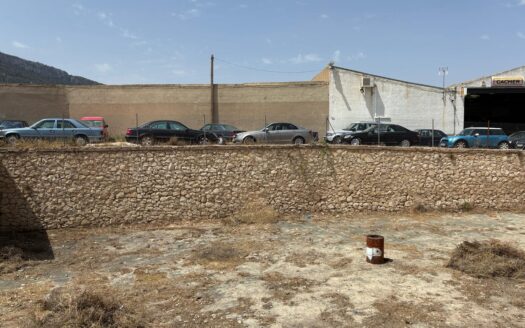 N 008 Se vende nave con solar en Biar