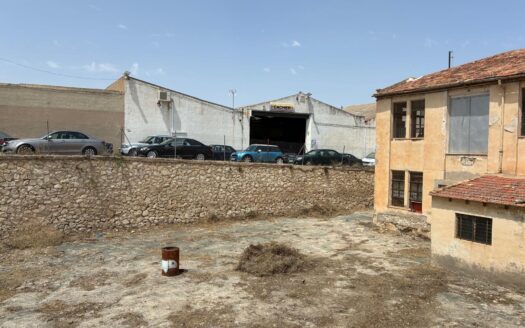 N 008 Se vende nave con solar en Biar