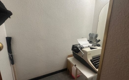 L 114 Venta de local en pleno centro de Villena