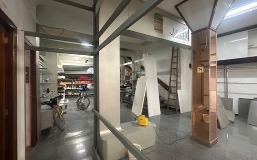 L 114 Venta de local en pleno centro de Villena