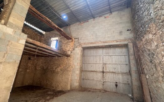 Finca 077 en Campo de Mirra con casa, nave y bodega con varias pinadas….