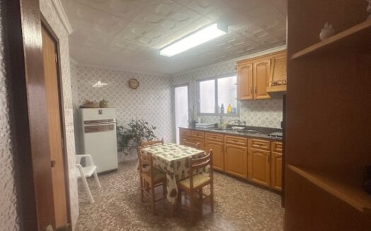 P 369 Venta de piso en Biar (Alicante)