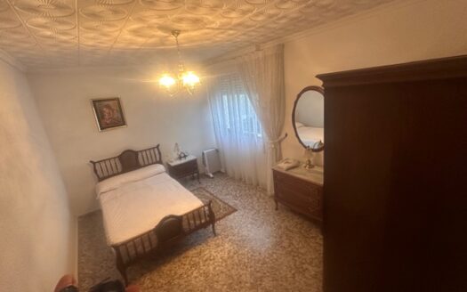 P 369 Venta de piso en Biar (Alicante)