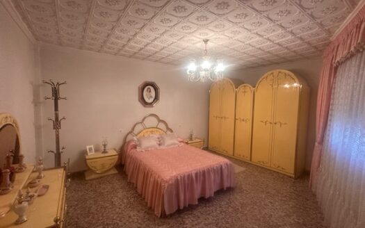 P 369 Venta de piso en Biar (Alicante)