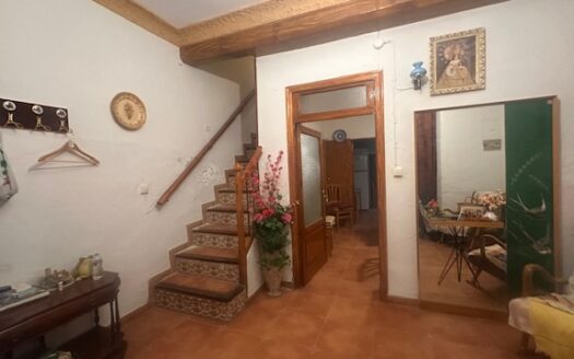 C 342 Venta de Casa en Biar en el casco historico.