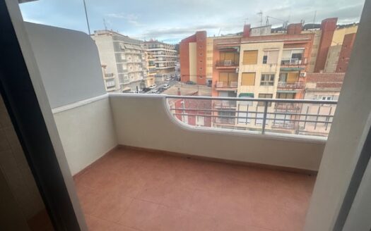 P369 piso en Biar con terraza y soleado toda la mañana con 155m2 con ascensor