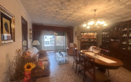 P369 piso en Biar con terraza y soleado toda la mañana con 155m2 con ascensor