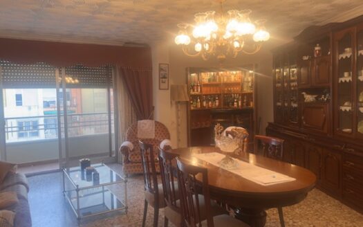 P369 piso en Biar con terraza y soleado toda la mañana con 155m2 con ascensor