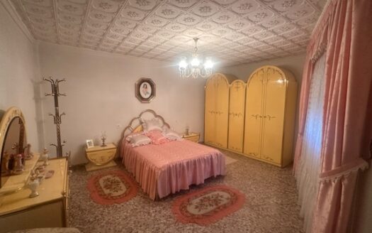 P369 piso en Biar con terraza y soleado toda la mañana con 155m2 con ascensor