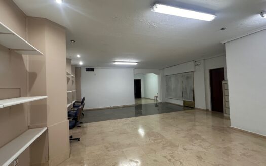 Local en Villena perfecto para empezar un negocio en pleno Paseo Chapi