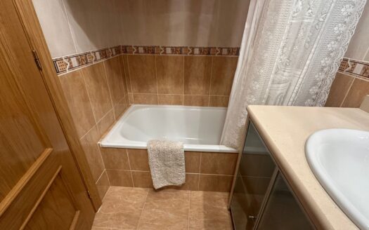 P 372 Venta de Piso en Biar (Alicante)