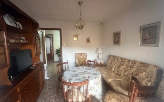 Piso en la Avda de Alicante en Biar soleado con terraza 4 hab