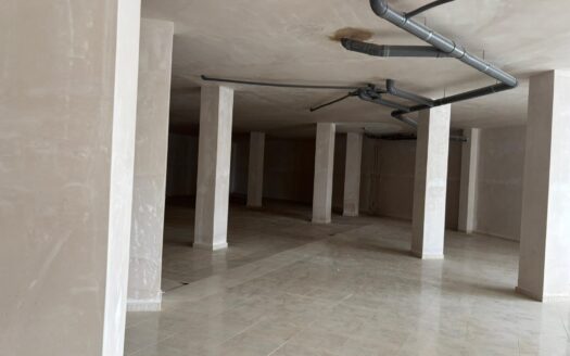 Local 116 se vende en Biar un local de 228m2